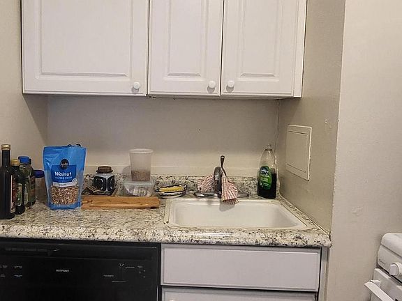 4th image of 210 Locust St #22CW