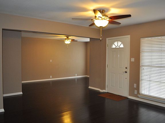 2 front living areas