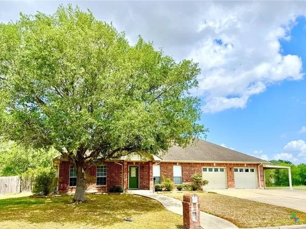 415 S Trinity St, Edna, TX 77957
