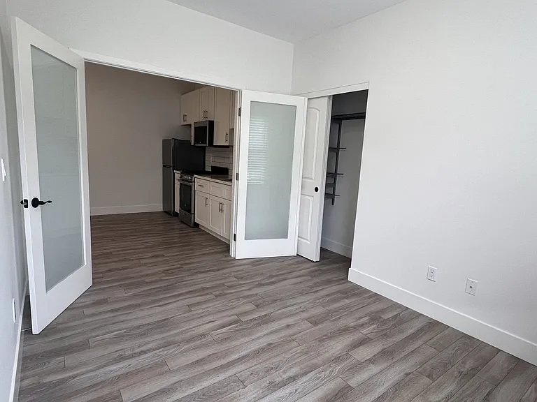 2280 Pine St #204 — Photo 4