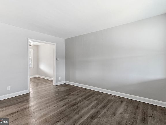 4th image of 50 Berkshire Rd