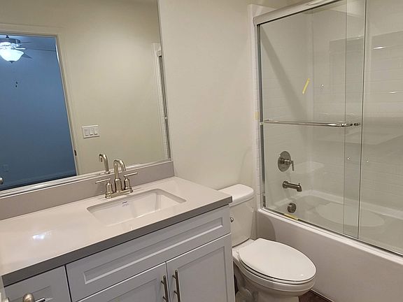 5th image of 2261 Chestnut St