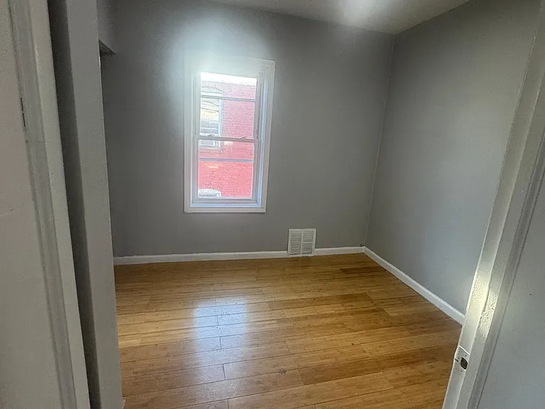 52-54 Ives Ct — Photo 6