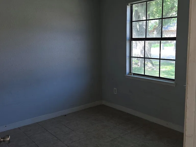 5620 Hollow Pines Dr — Photo 3