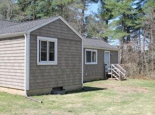 77 Winnetuxet Rd, Plympton, MA 02367