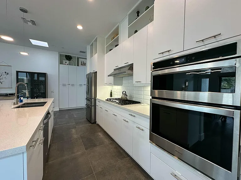 54620 Avenida Juarez — Photo 14