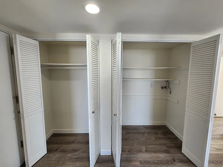 626 N Isabel St #301 — Photo 14