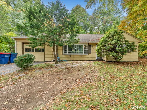 3 Juniper Circle, Trumbull, CT 06611