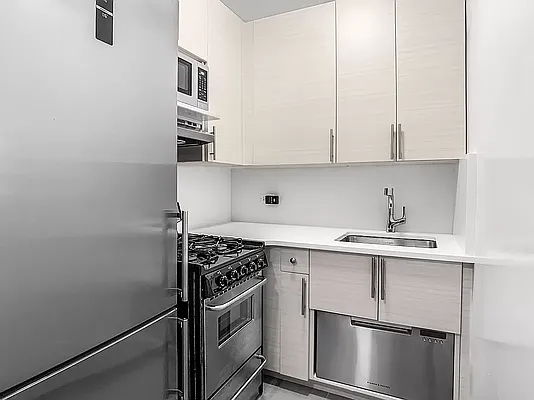 Rented by Brown Harris Stevens | media 22