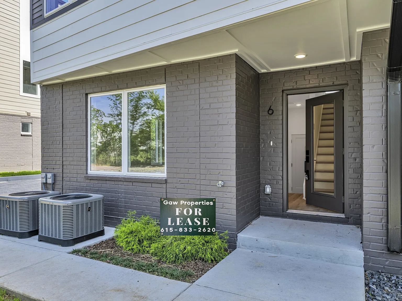4 bed, 2180 sqft, $2,799 — Photo 3