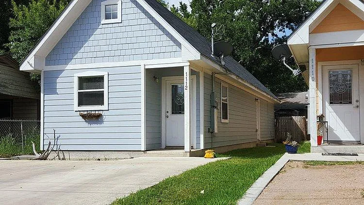 1112 Jones St — Photo 1