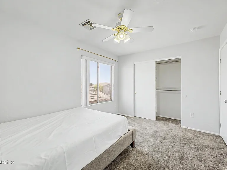 1015 E Irma Ln — Photo 26
