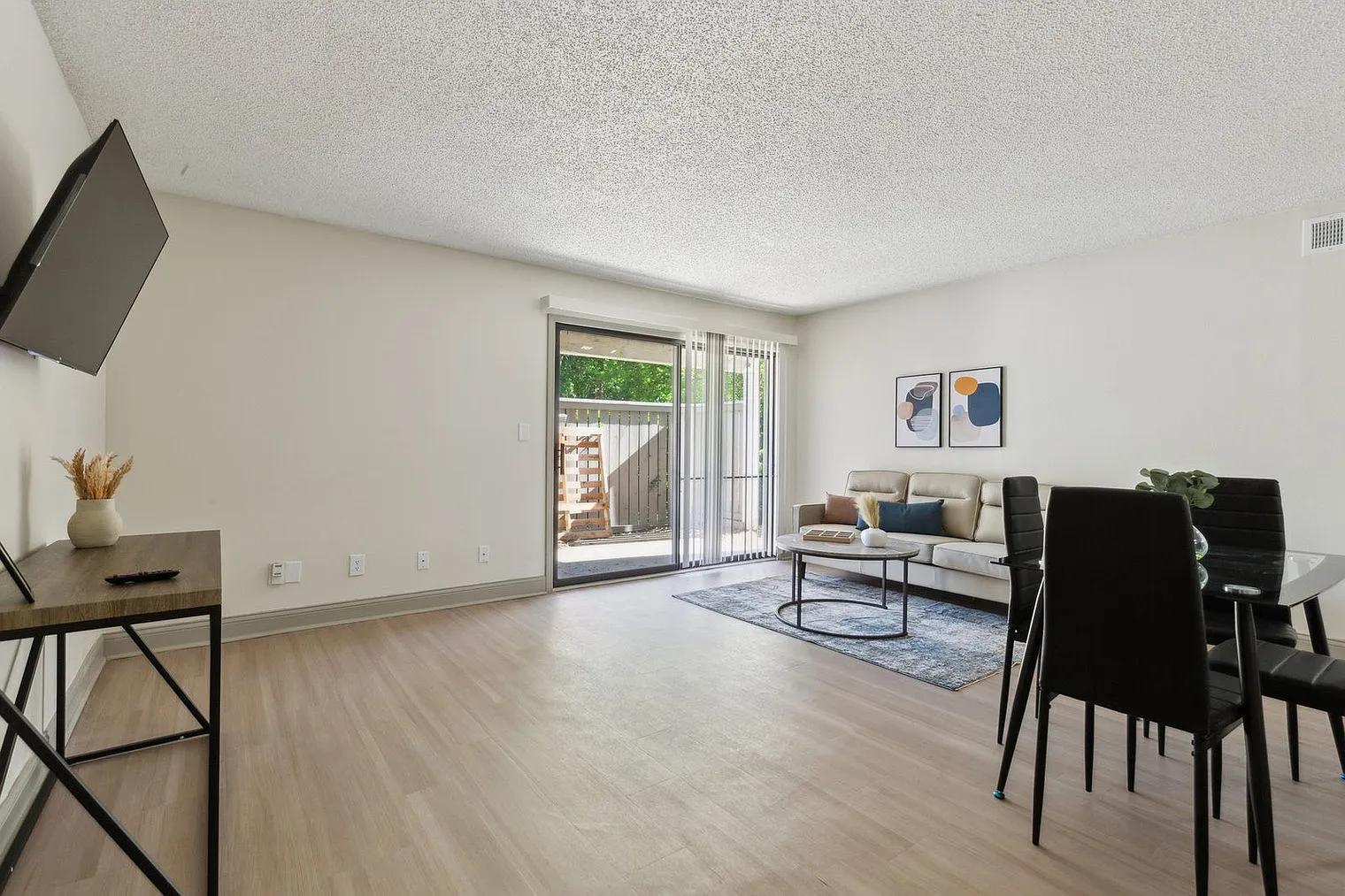 1 bed, 1.0 bath, 731 sqft, $1,980 — Photo 3