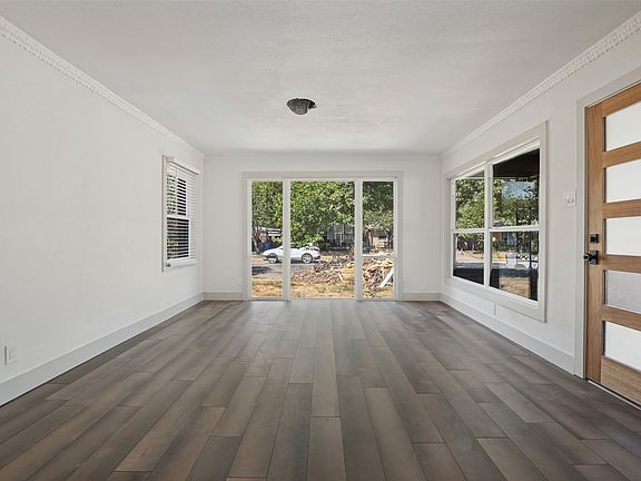 4th image of 2324 Prichard Ln