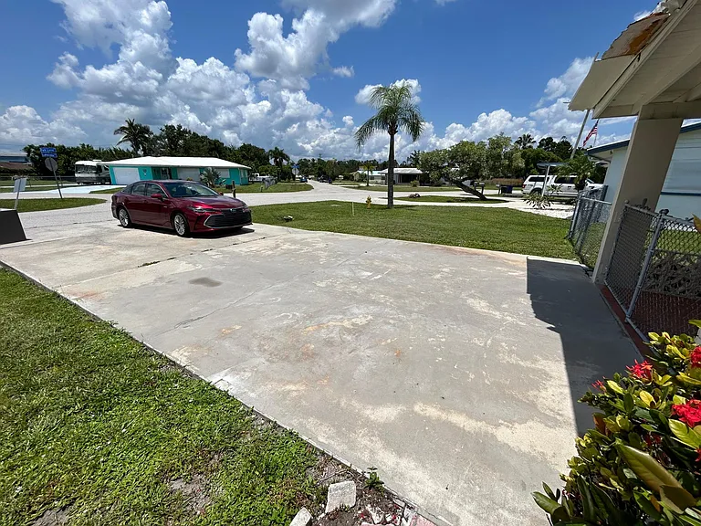 Driveway - can easily manage 4 cars.