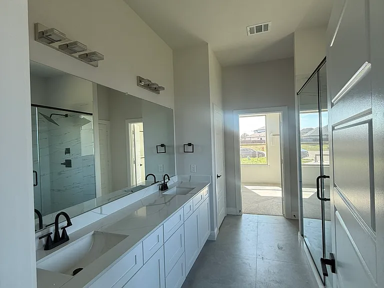 1832 Noble Ct — Photo 16