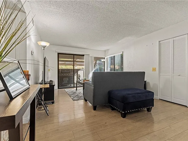 22700 Lakeway Dr #331 — Photo 4