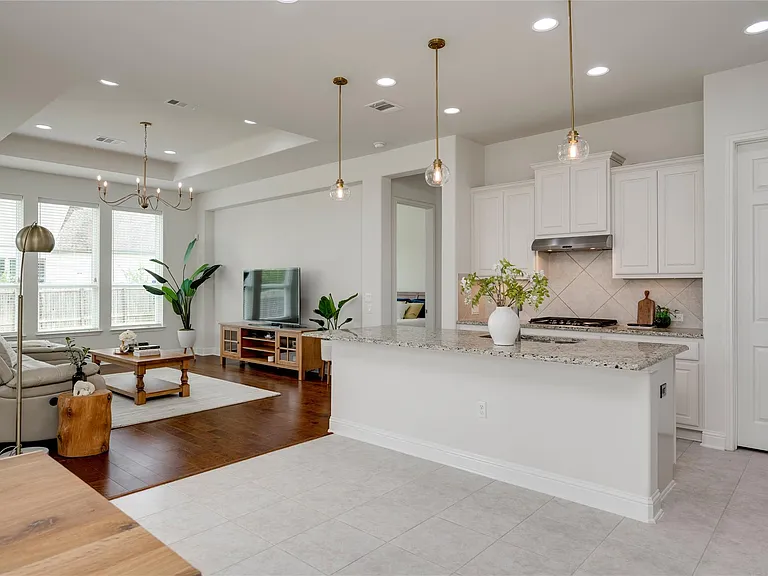 7107 Calpe Dr — Photo 5