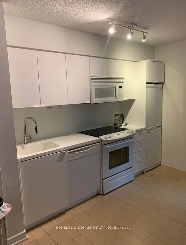 2 bed, $2,900 — Photo 2