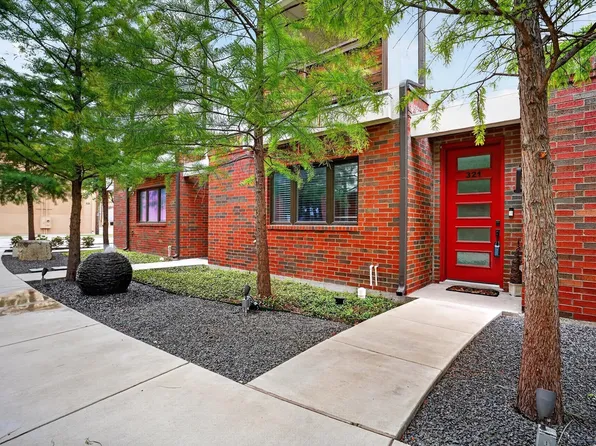 321 College Ave, Fort Worth, TX 76104