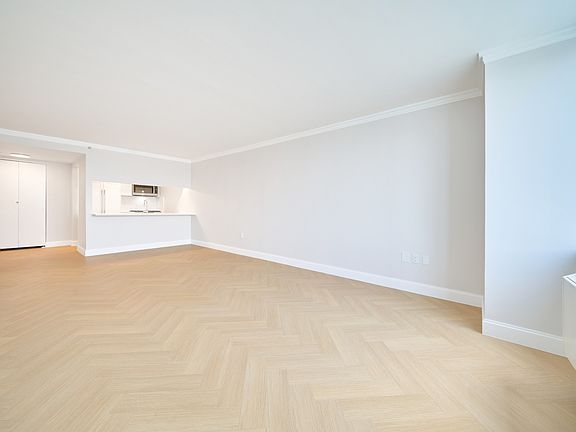 4th image of 160 Riverside Blvd APT 9A
