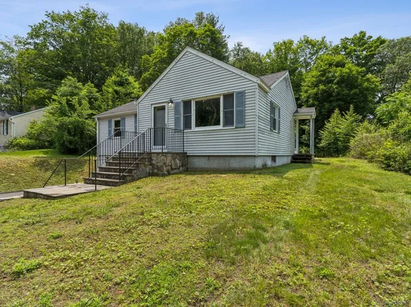 4 Buttonball Drive, Newtown, CT 06482
