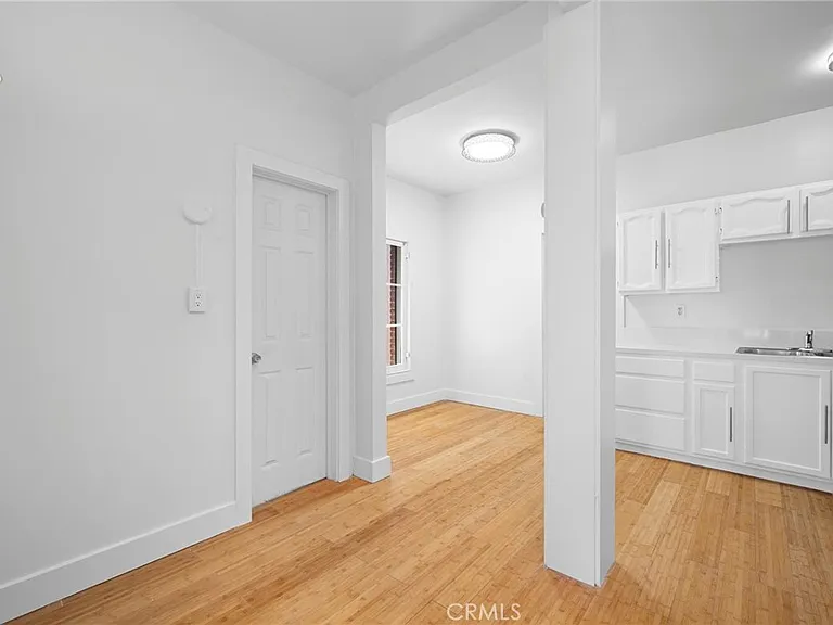 131 S Jackson St #301 — Photo 9