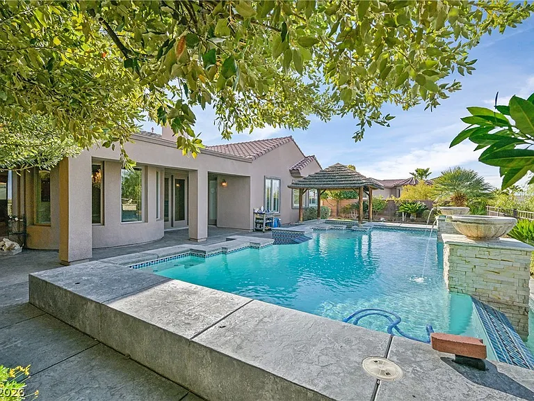 2184 Pont National Dr — Photo 4