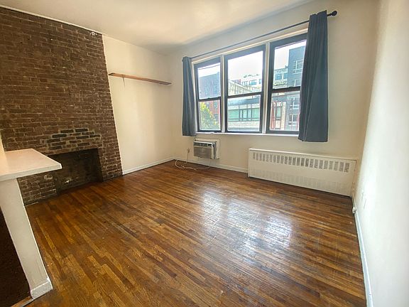 2nd image of 205 E 14th St #2AA