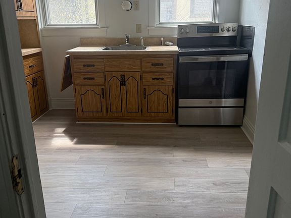 4th image of 1722 Wisconsin Ave