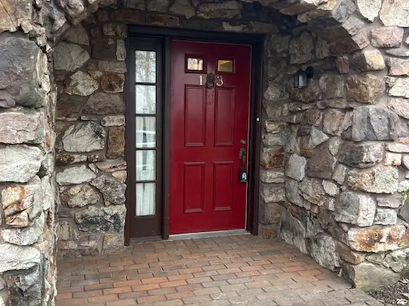 1700 Mountain View Rd, Harrisburg, PA 17110