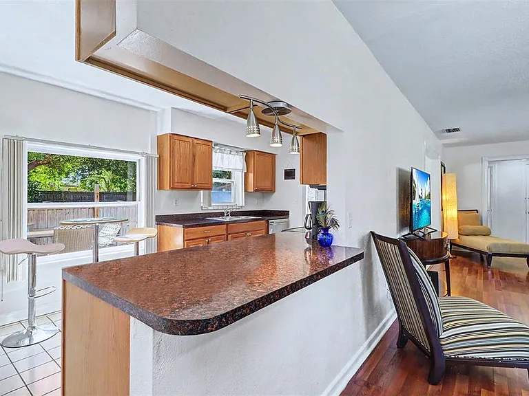209 S Aurora Ave — Photo 9