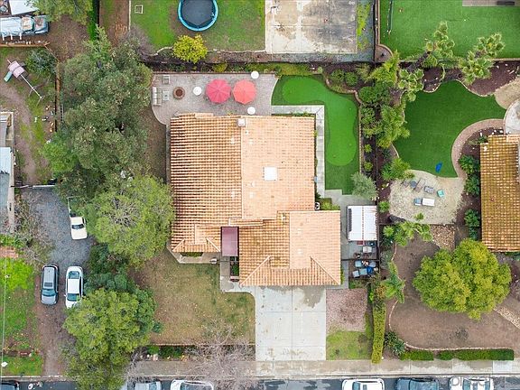 2nd image of 1936 Miller Ave