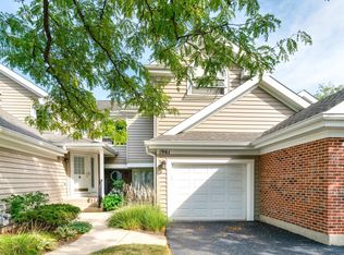 1961 N Coldspring Rd, Arlington Heights, IL 60004