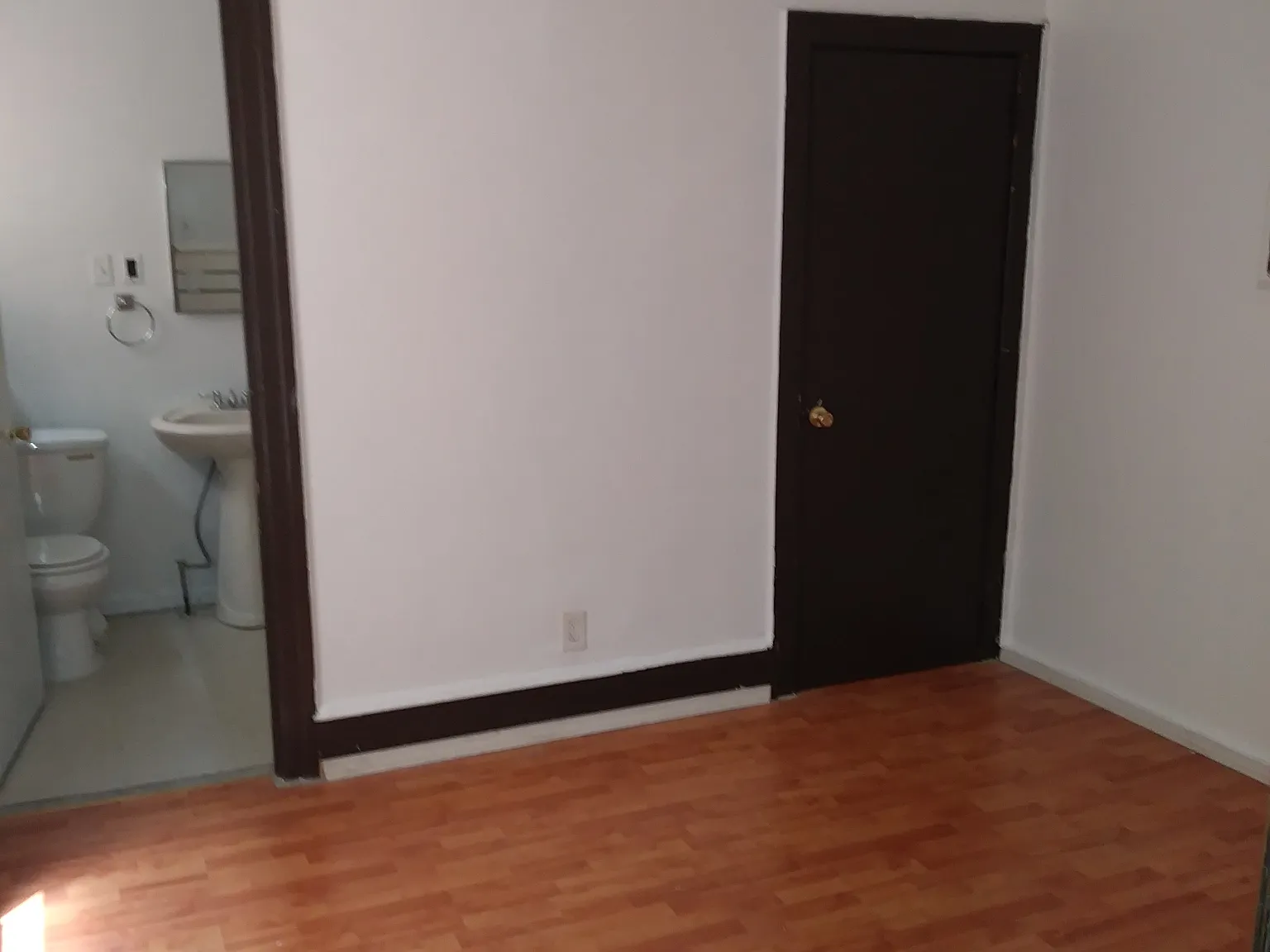 1 bed, 450 sqft, $1,000 — Photo 2
