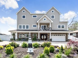 840 Guy Lombardo Ave, Freeport, NY 11520