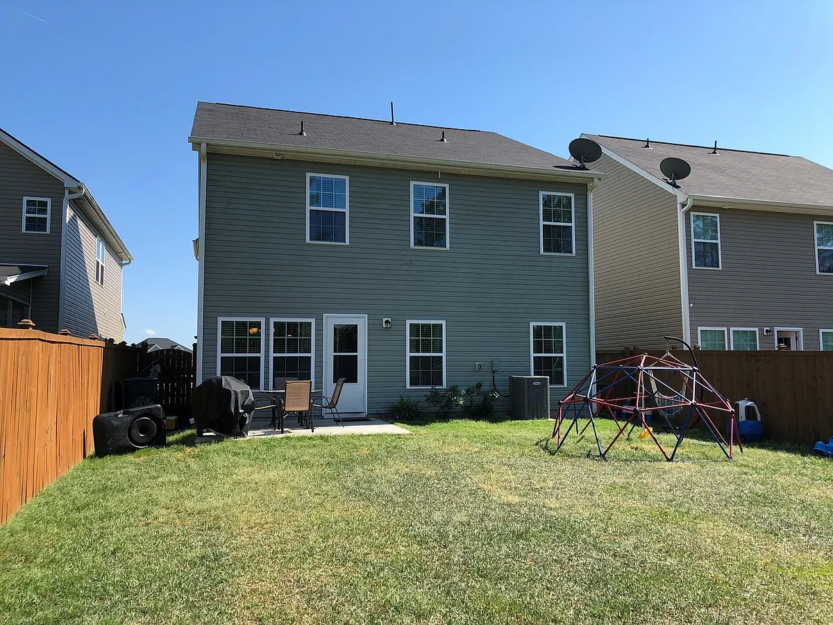 Building Photo - 451 Whispering Breeze Ln