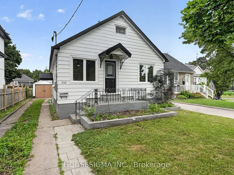342 Carlton St — Photo 3