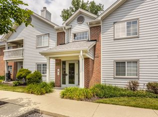 8224 Glenwillow Ln UNIT 208, Indianapolis, IN