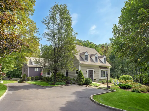 22 Oak Knoll Road, Ridgefield, CT 06877