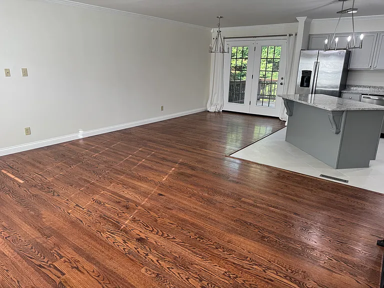 Great open plan- real oak floors