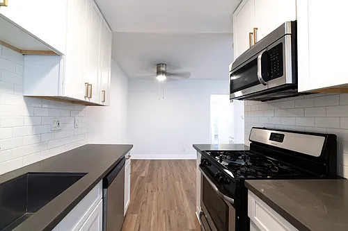 2233 S Ridgeley Dr #307 Photo 1