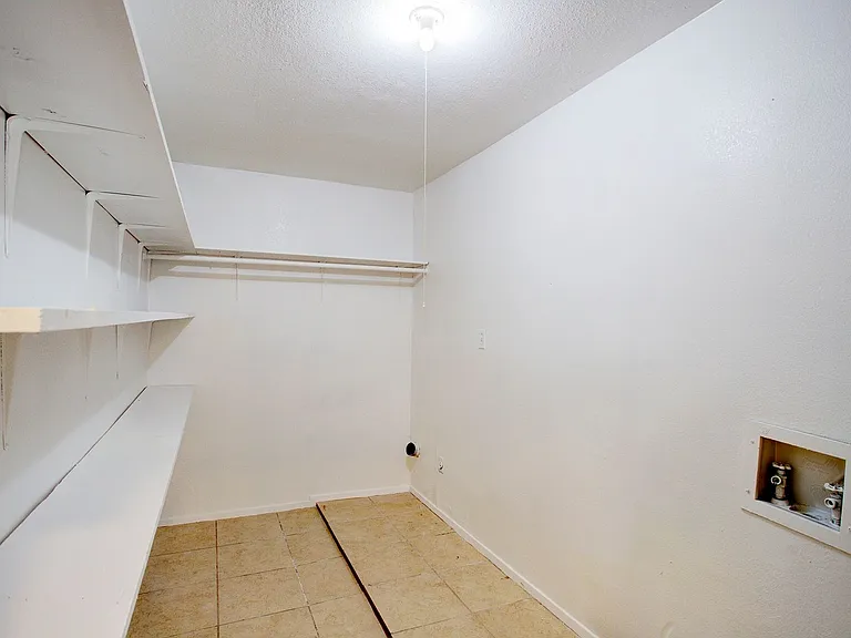 8136 Richard St — Photo 15