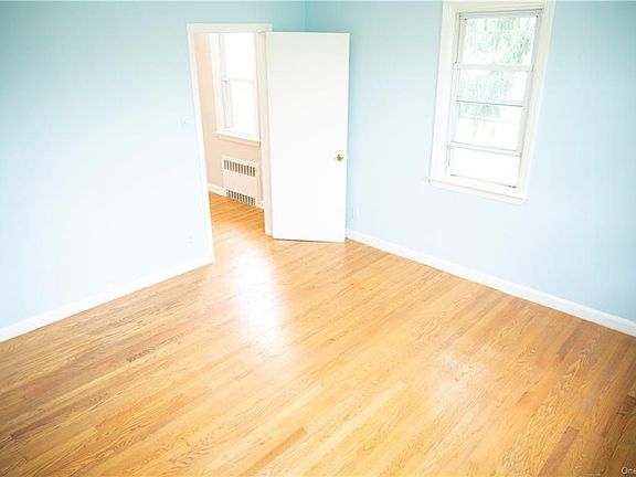 4th image of 200 Buttonwood Ave #3