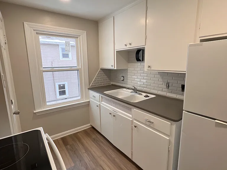 960 Amelia Ave #A — Photo 8