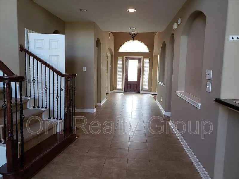4 bed, 3.0 bath, 3624 sqft, $3,100 — Photo 4
