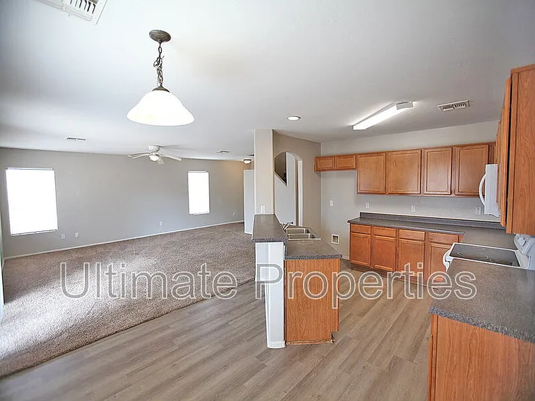 21983 W Gardenia Dr — Photo 7