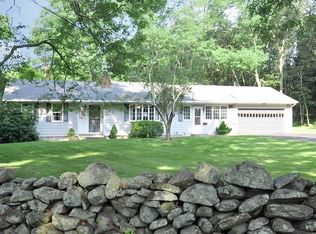 871 Fletcher Rd, North Kingstown, RI 02852