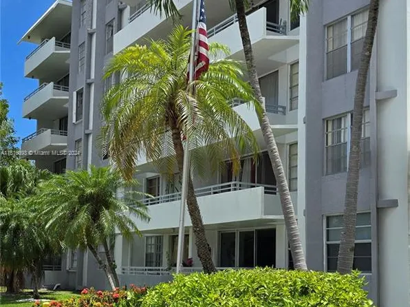 1080 94th St APT 106, Bay Harbor Islands, FL 33154