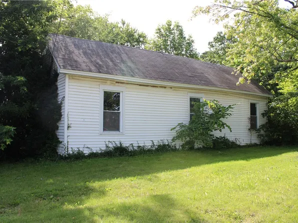 818 W North 2nd St, Shelbyville, IL 62565